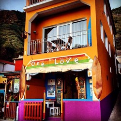 Apartamentos One Love Maktub