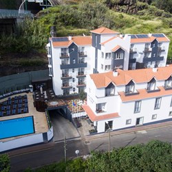 Santa Cruz Village Hotel