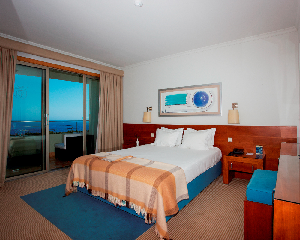 Madeira Regency Cliff