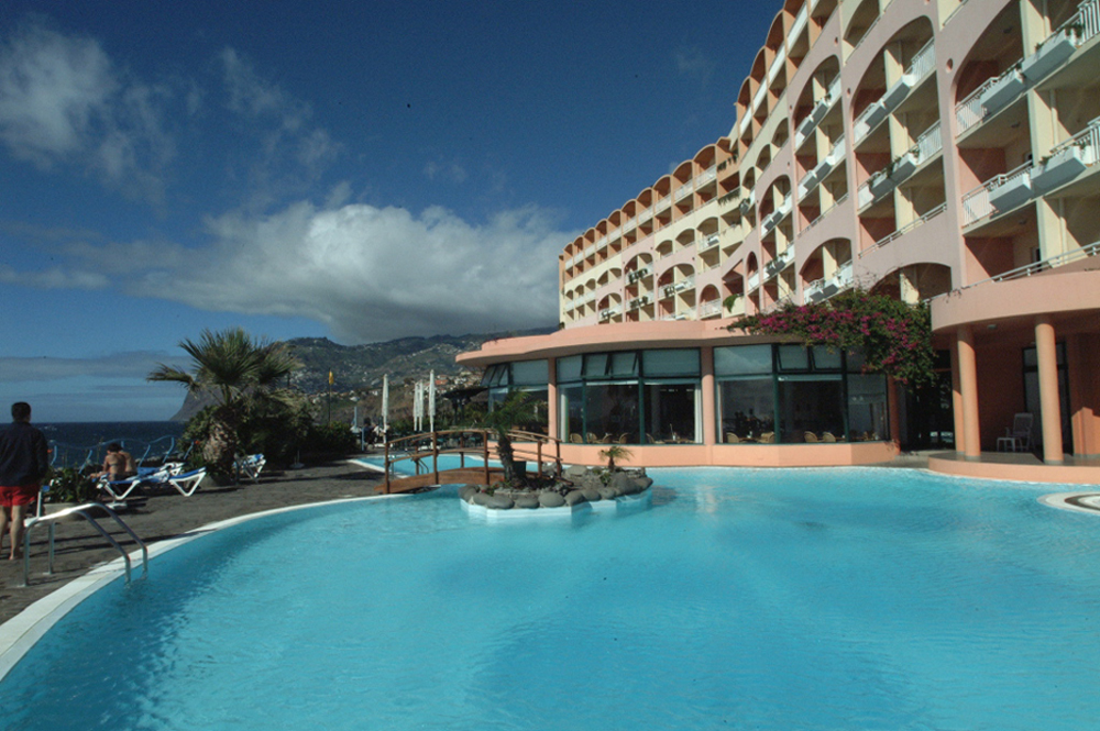 Pestana Bay